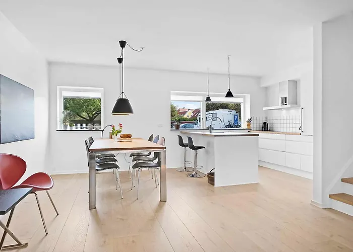 Lovely In Apartment *