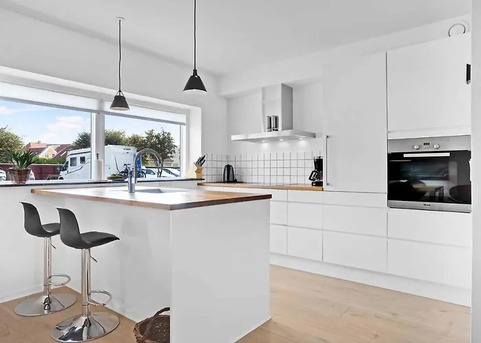 Lovely In Apartment *